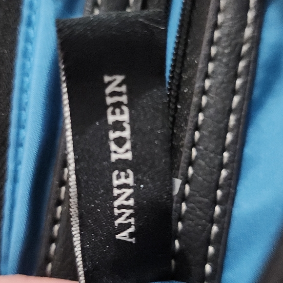 Anne klein wristlet black envelope purse like new no damage - Picture 5 of 8